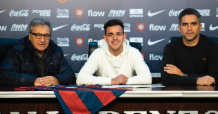 Herrera, junto a Ángel y Óscar, tras la lesión.