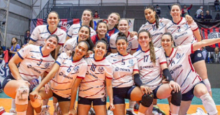 Las Matadoras jugarán las semifinales de la Liga Femenina de Vóley tras vencer por 3-1 a River Plate en el Polideportivo Roberto Pando.