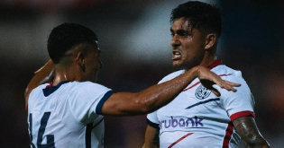 Herrera, junto a Ángel y Óscar, tras la lesión.
