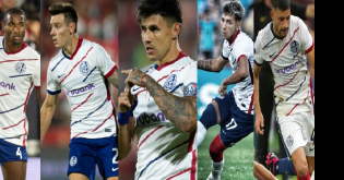 Leandro Romagnoli, Raúl Estevez y Mario Santana, en el grito de gol del Pipi