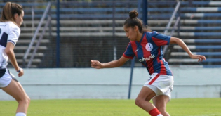 Rocio Correa, jugadora del primer equipo de ftbol Femenino de San Lorenzo de Almagro 