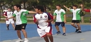 Una de las formaciones de los equipos femeninos del handball cuervo (Foto: MA)