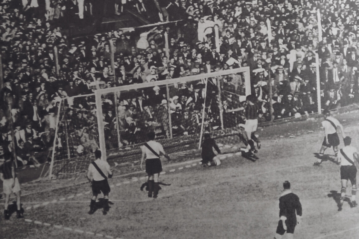 Llegó de España, fue a Boedo y le marcó 4 goles a River