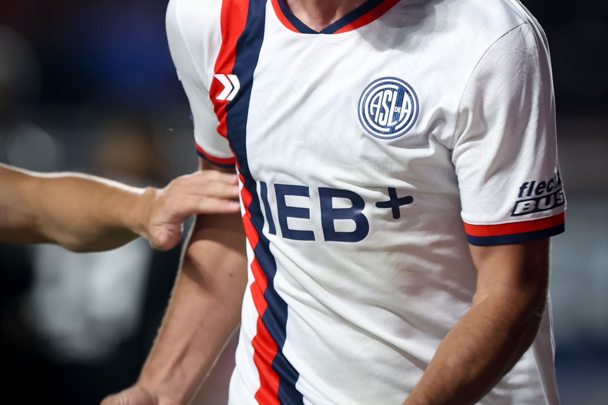 El sorpresivo mensaje de un sponsor tras el anuncio de la acefalía