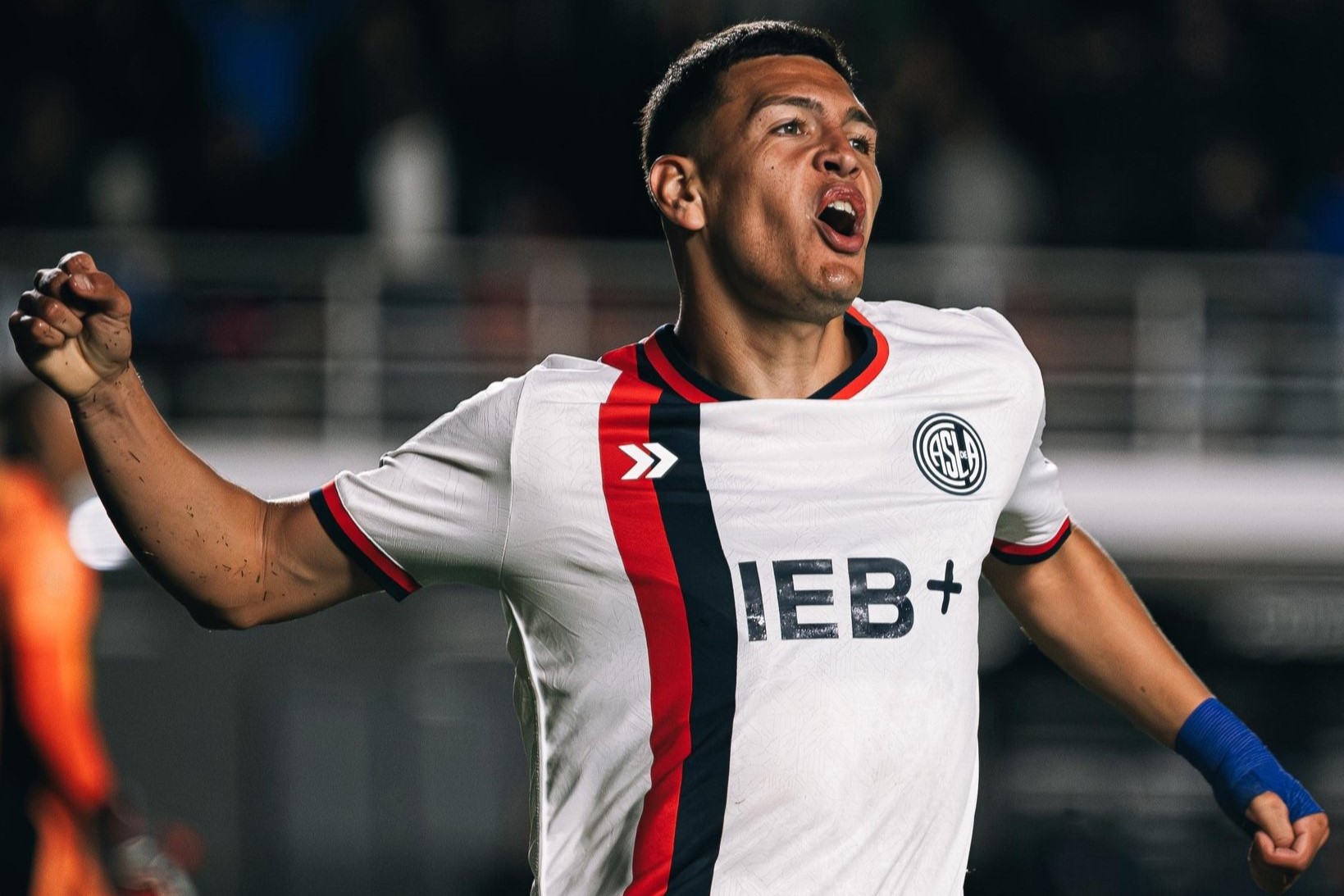 San Lorenzo informó la cifra de la venta de Báez, que se despidió