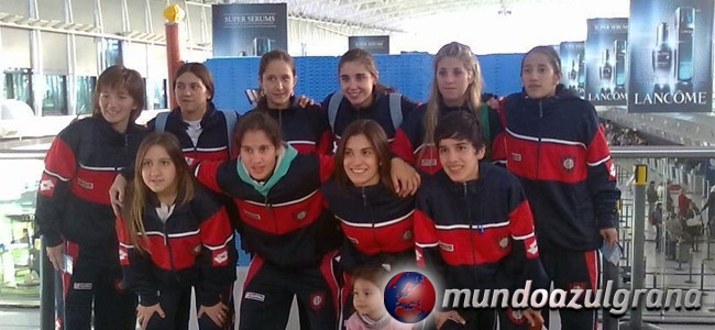 Plantel de la Santitas que jugar el Sudamericano de Clubes Campeones de Futsal