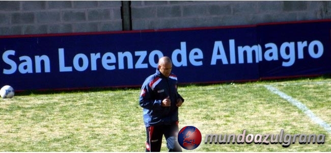 Juan Mercier se entren con el plantel en Ciudad Deportiva (Foto: Prensa CASLA)
