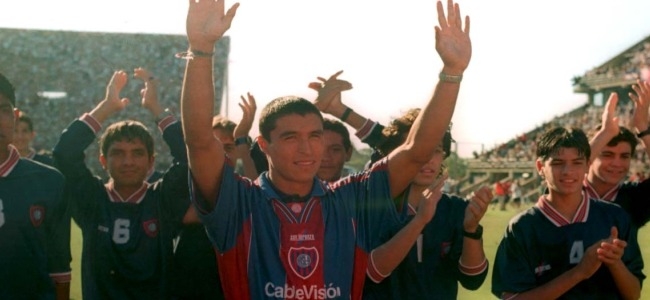 El ex jugador de San Lorenzo, le regal su remera al Papa Francisco