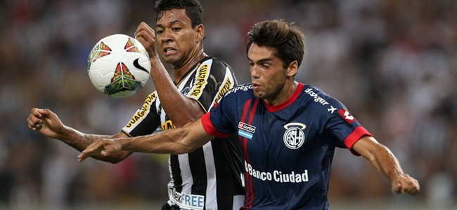Emmanuel Mas en la derrota ante Botafogo de la Libertadores 2014.