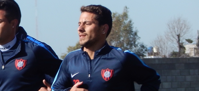 Sebastin Blanco entrena como jugador de San Lorenzo.