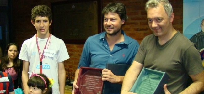 Miguel Mastrosimone junto a Matas Lammens en una condecoracin.