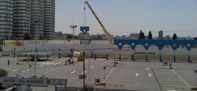 De aceptar la oferta, Carrefour proceder a construir una nueva tienda en la esquina de La Plata e Incln.
