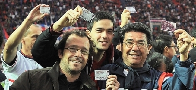 Hac como ellos y recib tu carnet en el estadio.