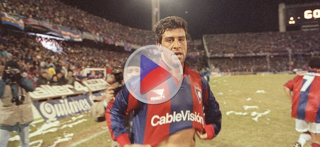 El Gallego Gonzlez festeja el gol que le di el campeonato al Cicln.