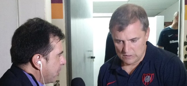 Diego Aguirre habl con la prensa despus del partido.