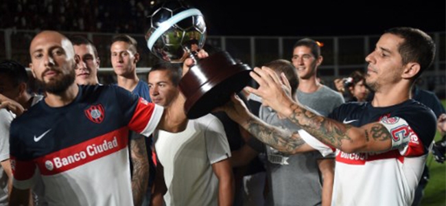 Prósperi y Romagnoli con la Supercopa Argentina (@SanLorenzo).