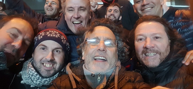 Francis y una selfie en la Platea Norte (@drcesarfrancis).