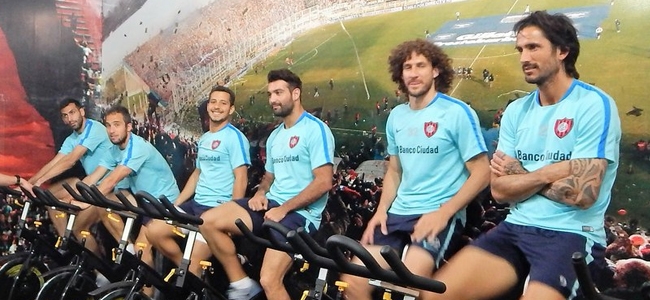 Los jugadores que actuaron ante Godoy Cruz hicieron ejercicios en bicicleta (@SanLorenzo).