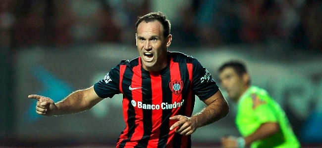 Matos convirtió su primer gol en Chacarita.