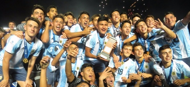 Palacios, Flores y Lucero se consagraron campeones del Sudamerican Sub 15 con la Seleccin Argentina. (San Lorenzo)