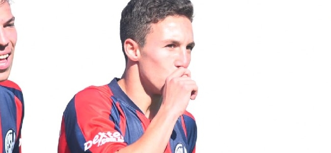 Agustin Hausch gritando el cuarto gol del partido. 