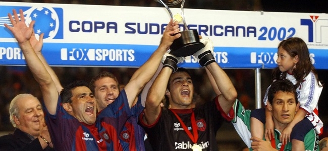 Saja levantaba el segundo trofeo internacional de la historia del club.