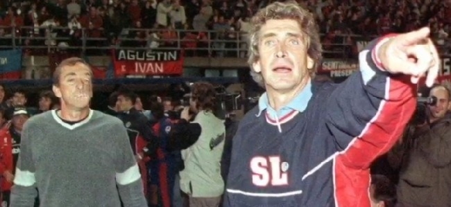 Rubn Cousillas y Manuel Pellegrini, durante el Torneo Clausura 2001
