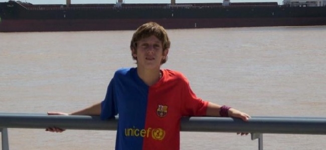 Adolfo Gaich con la camiseta del Barcelona (Foto de Mundo Deportivo)