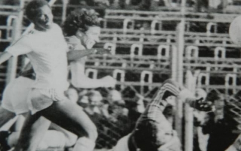 Mario Rizzi, ex jugador de San Lorenzo de Almagro y actual integrante de la secretaria tcnica azulgrana marcando el ltimo gol en el Gasmetro. 