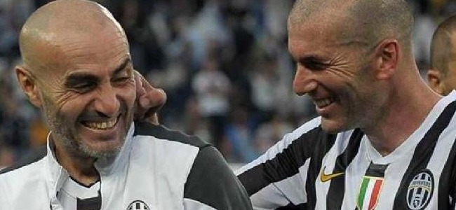 Paolo Montero junto a Zidane en Juventus de Italia 