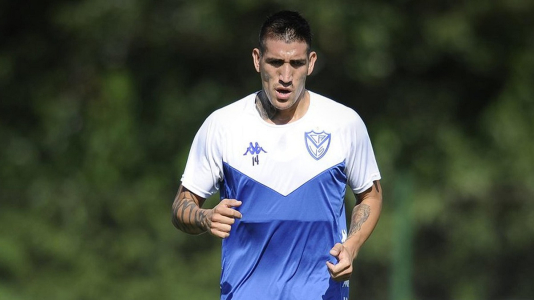 Ricardo Centurión llegará a San Lorenzo, a préstamo de Vélez por un año. 