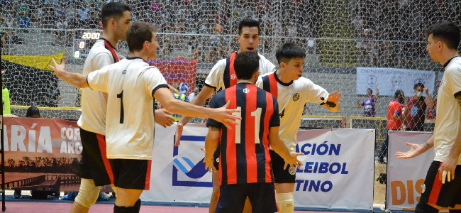 El vóley masculino de San Lorenzo ganó ante Estudiantes de La Plata por 3-1.