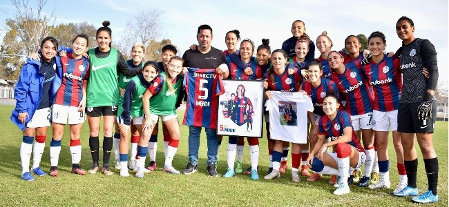 Triunfo para Las Santitas y último partido para una histórica del club 