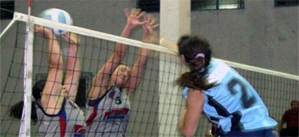 San Lorenzo no pudo anoche con Banco Nacin en la Liga Argentina (Foto: Somos Voley)