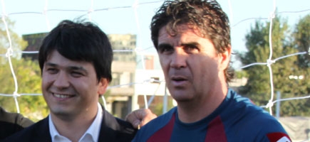 Zoppi y Bernuncio, el da de la inauguracin de la cancha de ftbol 9.  Le darn la chance? (Foto MA: Hernn Villalobos)