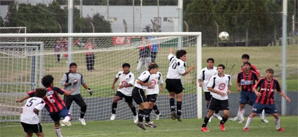 Momento de festejar el gol cuervo ante All Boys (Foto: Hernn Villalobos - MA)