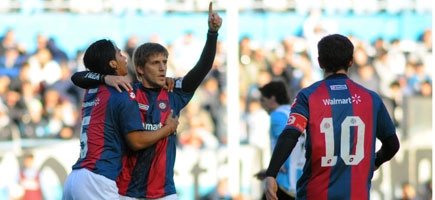 Alfaro festeja su gol frente a Racing (fotobaires)