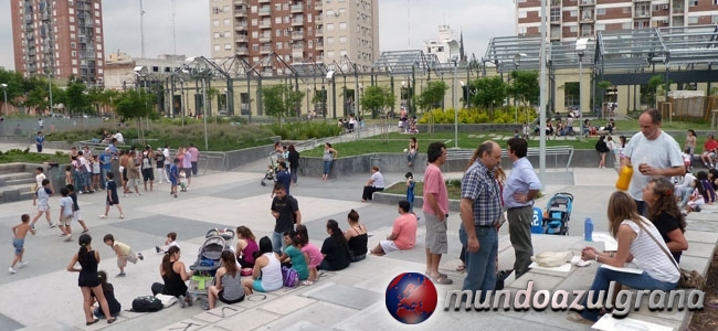 La Plaza de Boedo recibi a muchos vecinos evocando el Da de La Memoria