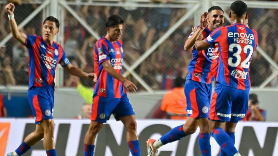 Festejo de los jugadores de San Lorenzo