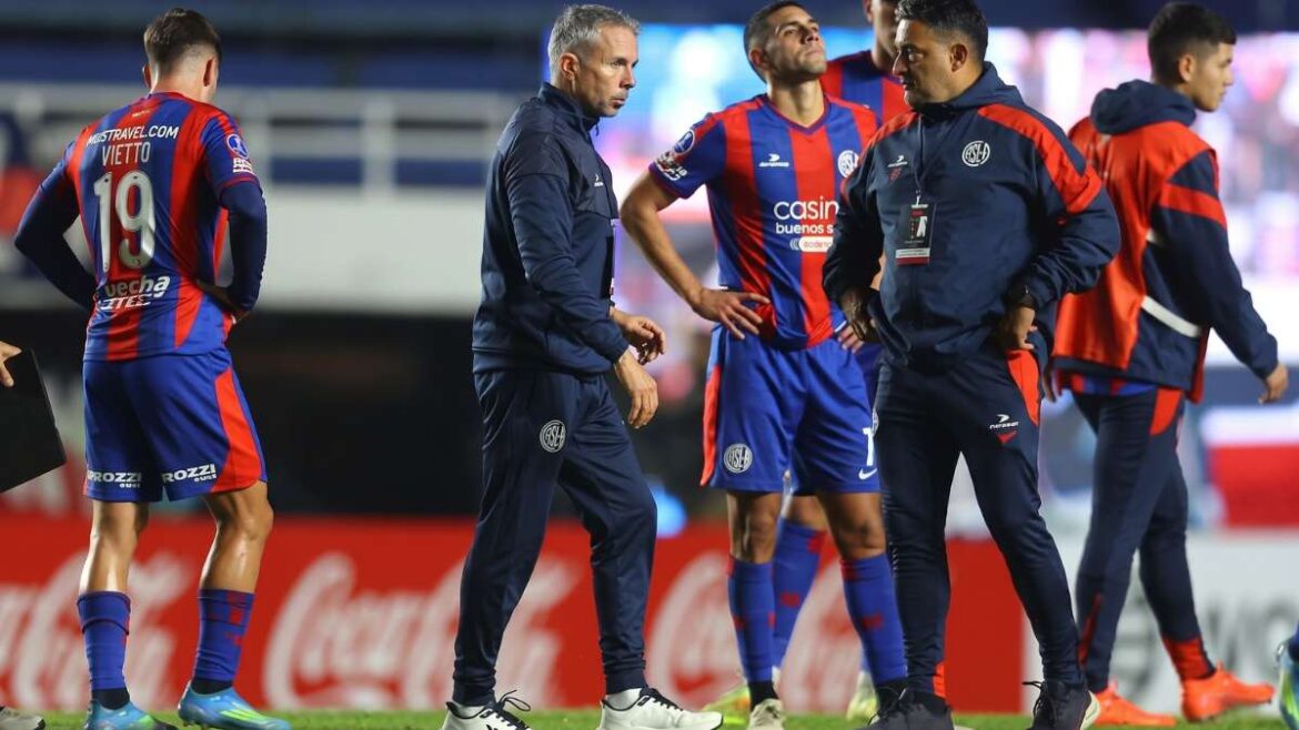 San Lorenzo perdió y quedó eliminado.
