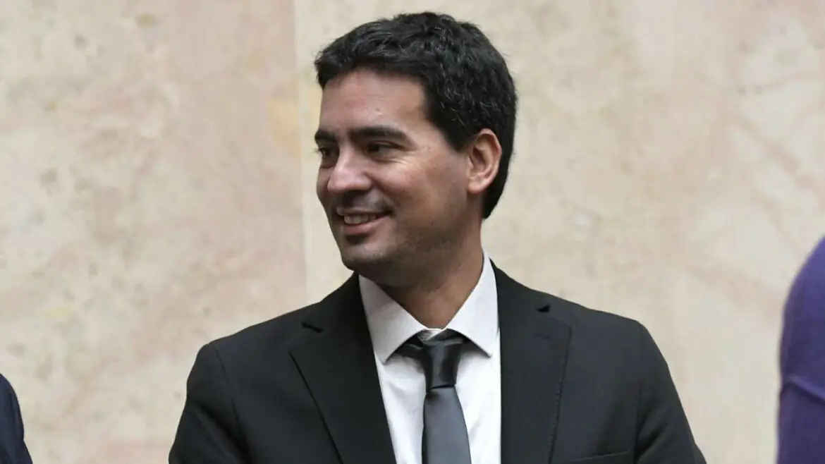Adri&aacute;n Ravier, vocero presidencial e hincha de San Lorenzo.