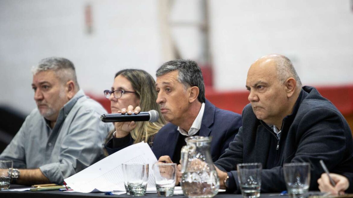 asamblea-comision-directiva-matos-morales-culotta-comunicado-san-lorenzo-casla-mundo-azulgrana-socios Daniel Matos y Ulises Morales, asambleístas de San Lorenzo.