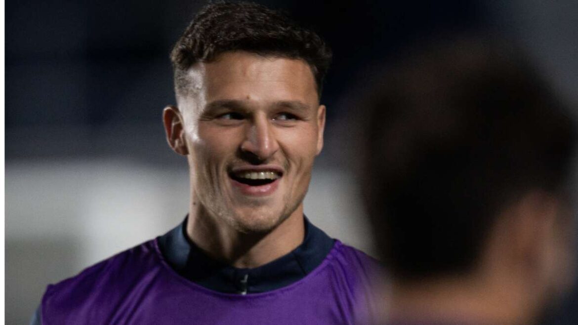Facundo Bruera, delantero.