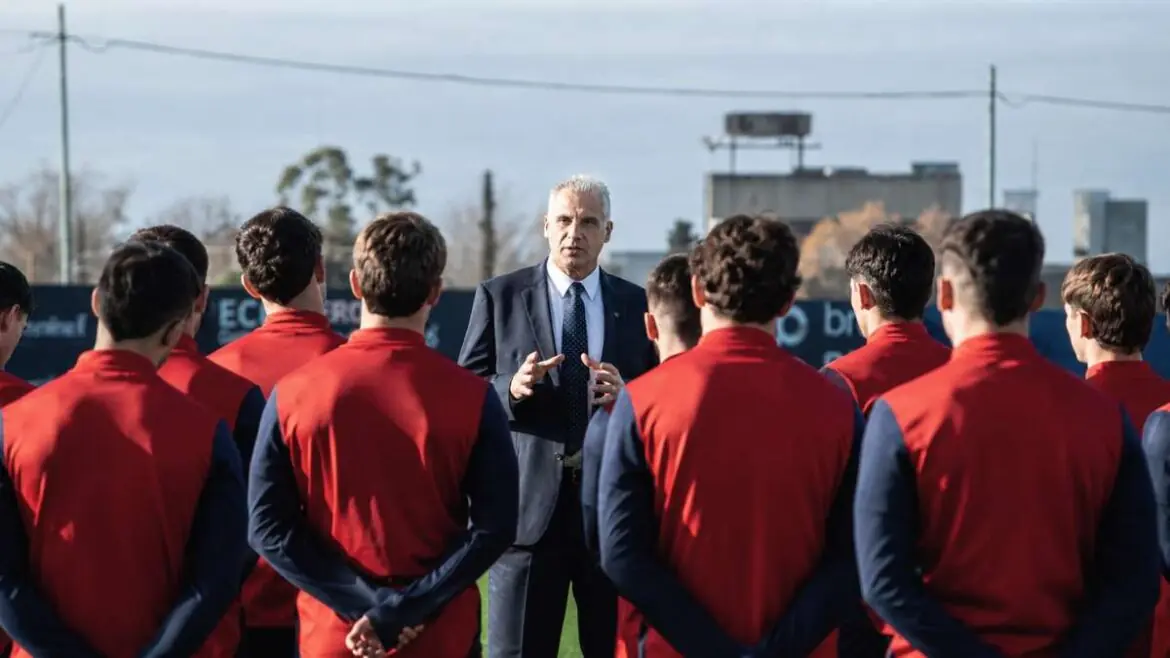 Marcelo Culotta y los jugadores de San Lorenzo.