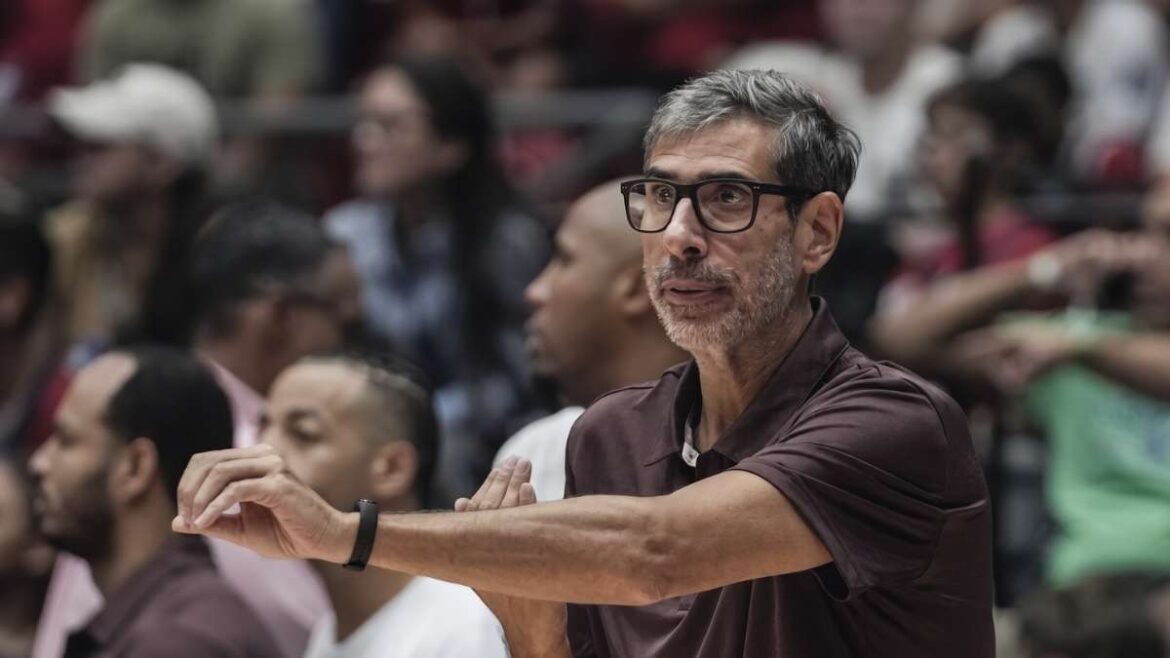 gonzalo-garcia-entrenador-basquet-san-lorenzo-casla-liga-nacional-mundo-azulgrana Gonzalo García, entrenador de San Lorenzo.
