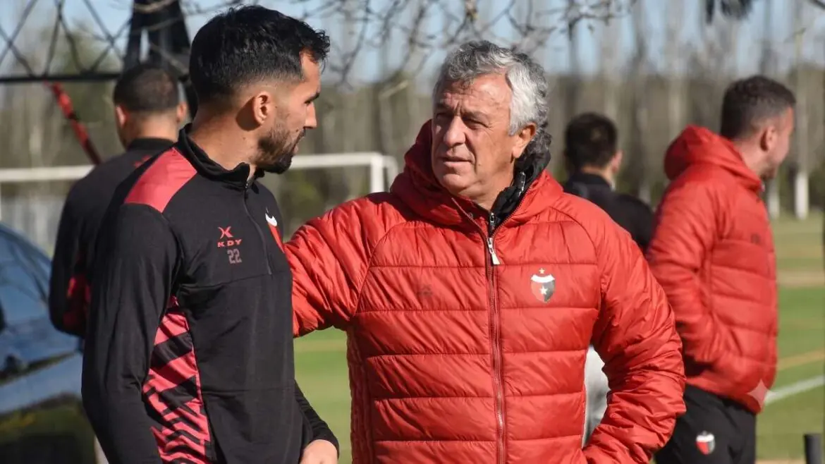 gorosito-colon-san-lorenzo-juan-pablo-alvarez-mundo-azulgrana Néstor Gorosito dio buenas referencias de Álvarez, nueva incorporación de San Lorenzo.
