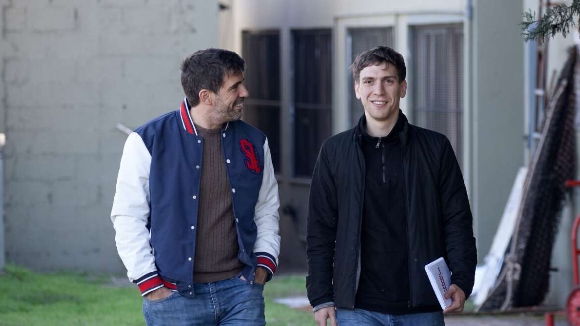 pedro-criscolo-san-lorenzo-indentente-moretti-casla-mundo-azulgrana Pedro Criscolo, derecha, recorriendo la Ciudad Deportiva con el vice Campos.